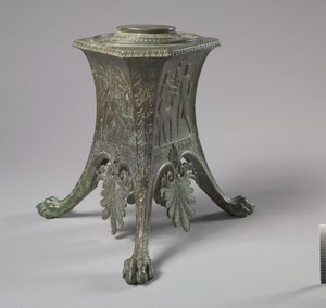 Base a treppiede da Roman Imperial Period