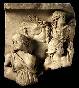Un frammento di scultura in altorilievo da Roman Roman