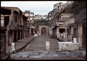 Decumano massimo e foro, V secolo a.C.-I secolo d.C. da Roman Roman
