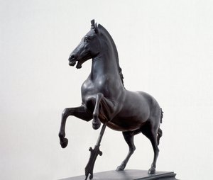 Cavallo al galoppo (scultura in bronzo da un originale greco del IV secolo a.C.) da Roman Roman