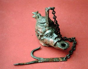 Lampada a olio sospesa a forma di testa di africano, da Belkis (ora Zeugma), Turchia da Roman Roman