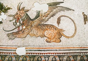 Mosaico raffigurante una tigre-grifone che mangia una lucertola, Arasta Bazaar, Moschea di Sultan Ahmet, Istanbul da Roman Roman