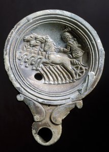 Lampada ad olio raffigurante una carrozza da corsa con quattro cavalli (terracotta)