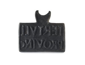 Timbro romano usato per timbrare prodotti o proprietà, da Cramond, Midlothian, 140-211 d.C. da Roman Roman