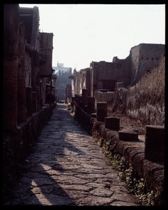 Vista di una strada, V secolo a.C.-I secolo d.C. da Roman Roman