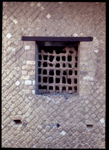 Vista di una finestra della casa dell