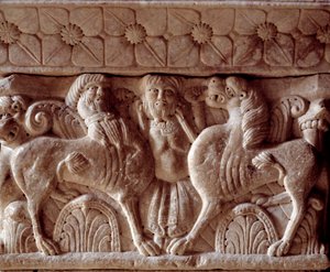 Un centauro e un leone, capitello scolpito nella tribuna del Priorato da Romanesque