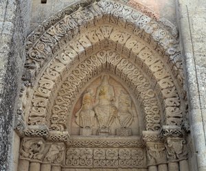 Cristo in gloria tra San Paolo e San Pietro, falso portale (scultura) da Romanesque