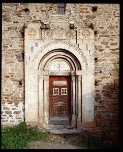 Portale della chiesa da Romanesque