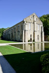 Architettura romanica: veduta esterna della fucina dell