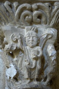 Arte romanica: dettaglio di un capitello della chiesa di San Biagio, Lacommande (Pirenei Atlantici) da Romanesque