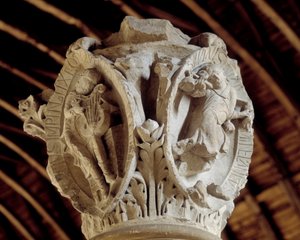 Toni del canto gregoriano: il terzo (passione e risurrezione di Cristo) e Tintinrezione di Cristo (a destra), Capitello del coro (scultura)