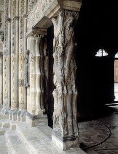Trumeau (scultura) da Romanesque