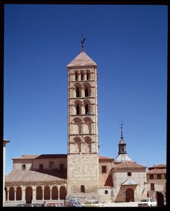 Veduta della chiesa da Romanesque