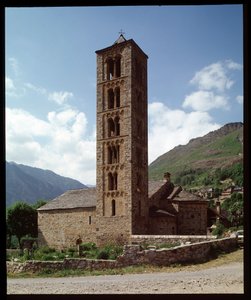 Vista della chiesa da Romanesque