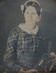 Donna con una fisarmonica dagherrotipo, 1840s