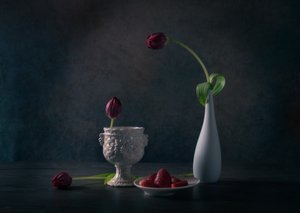 Tulipani malinconici e fragole da Rong Wei