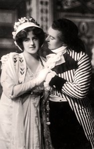 Robert Evett 1874-1949 e Denise Orme 1885-1960 in The Merveilleuses, inizio XX secolo da Rotary Photo