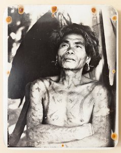 Un Ifugao tatuato del distretto di Kababuyan da Roy Barton