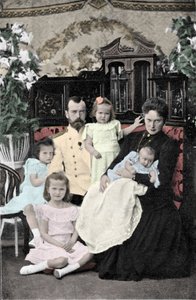 Ritratto di famiglia dello Zar Nicola II (1868-1918) Circa 1901-1902 da Russian Photographer