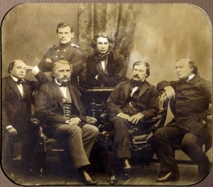 Lev Tolstoi e Dmitri Grigorovitch con altri scrittori russi