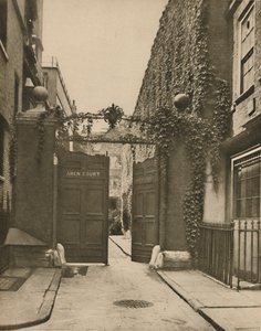 Ingresso a Quiet Amen Court in Warwick Lane da SO Gorse