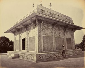 Agra; il mausoleo del principe Etmad-Dowlah, la cupola in marmo da Samuel Bourne