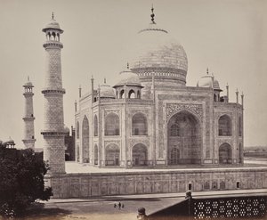 Agra. Veduta del Taj da un angolo del quadrilatero da Samuel Bourne