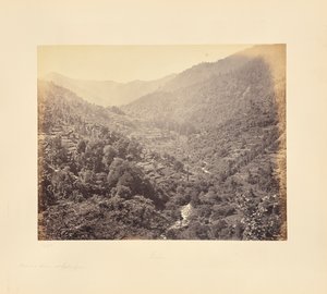 Valle di Kulu sotto Rusala da Samuel Bourne