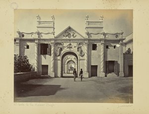 Lucknow; la Porta della Sirena, Kaiser Bagh da Samuel Bourne