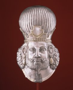 Testa di un re, c. IV secolo (argento, doratura a mercurio) da Sasanian School