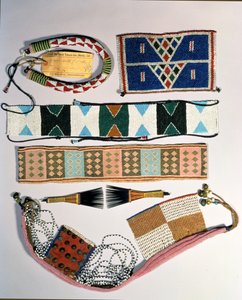 Collezione di manufatti zulu con perline da School African