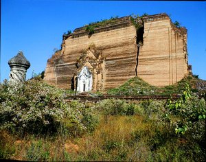La Mingun Paya, costruita 1790-1816 da School Burmese