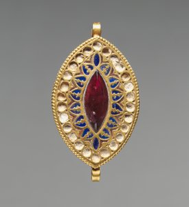 Pendente a forma di mandorla, 400-600 da School Byzantine