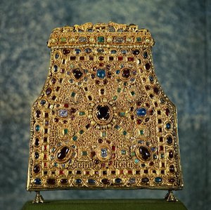 Reliquiario dei denti di San Giovanni, donato dalla regina longobarda Teodolinda di Baviera (Teodolinda, regina longobarda morta nel 627) alla Cattedrale di Monza. Oggetto del IX secolo. Arte carolingia. Monza, Museo e Tesoro del Duomo