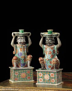 Un paio di candelabri export famille verte, Kangxi da School Chinese