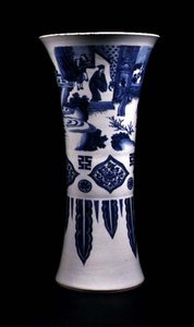 Vaso con tre registri, raffigurante un paesaggio, pannelli a losanga e lappetti discendenti