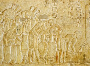 Antico Egitto, Scultura murale, Tomba di Petosiris, 300 a.C., Tuna el Gebel, Raccolta e imbottigliamento del vino da School Egyptian