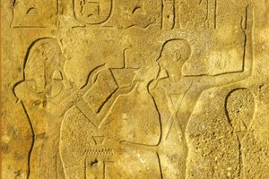 Antico Egitto, Pittura/scultura murale, Tempio di Karnak/Luxor, Hatshepsut offre incenso al Dio Min da School Egyptian