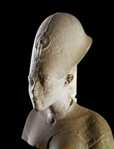 Busto del faraone Akhenaton (Amenofi IV). XVIII dinastia (1550-1295 a.C.). Da Tell el Amarna. Parigi, Museo del Louvre da School Egyptian