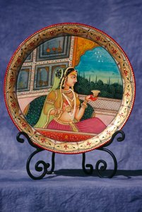 Signora che Si Gode una Bevanda da School Indian