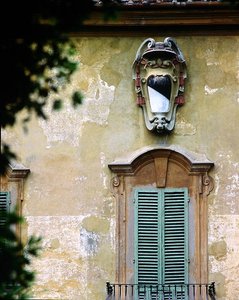 Dettaglio della facciata meridionale della Villa la Pietra