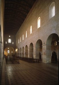 Veduta interna della chiesa dei Santi Vincenzo e Anastasio alle Tre Fontane da School Italian