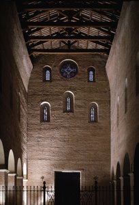 Vista della controfacciata della chiesa dei Santi Vincenzo e Anastasio, Abbazia delle Tre Fontane da School Italian
