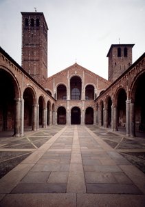 Vista della facciata della chiesa di Sant