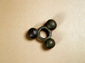 Ornamento in bronzo per bardatura di cavallo, periodo Kofun da Japanese School