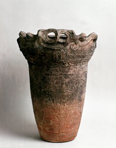 Grande vaso in terracotta da Fukushima, periodo Jomon 16°-10° secolo a.C. da Japanese School