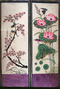 Due pannelli di un paravento a otto pieghe raffiguranti uccelli e fiori (pigmenti naturali su carta) da School Korean