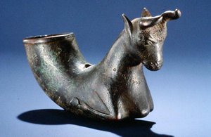 Toro con gambe piegate, c.550-330 a.C.