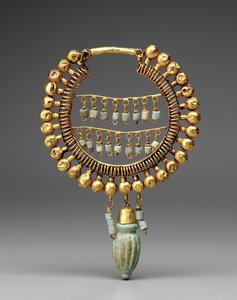 Orecchino, 550-330 a.C. da School Persian